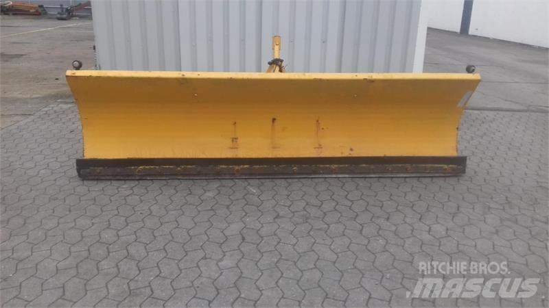  - - - 2.5 MTR Sniježne daske i  plugovi
