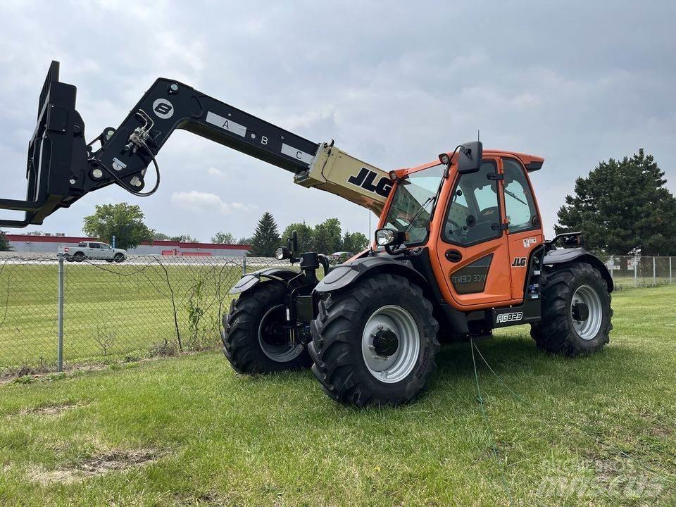 JLG 823 Teleskopski viličari