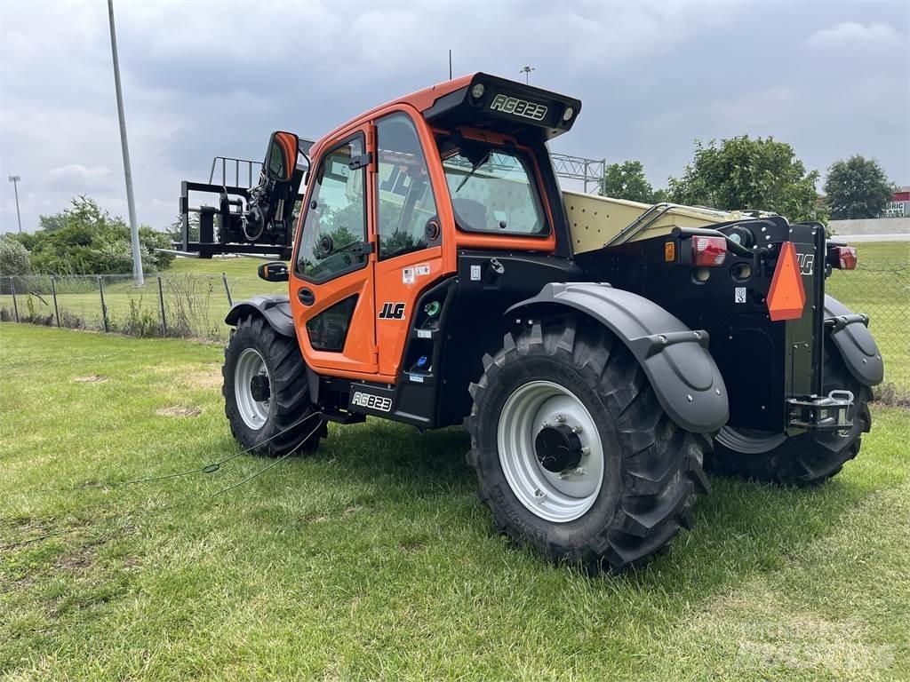 JLG 823 Teleskopski viličari