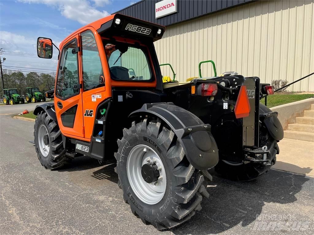 JLG 823 Teleskopski viličari