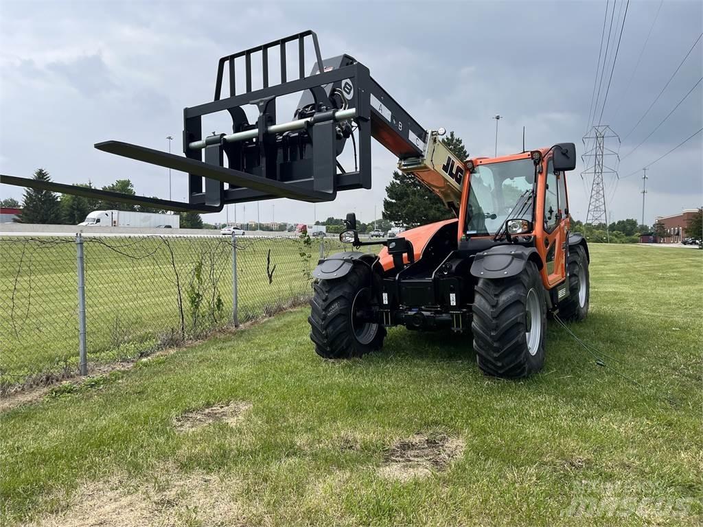 JLG AG823 Teleskopski viličari