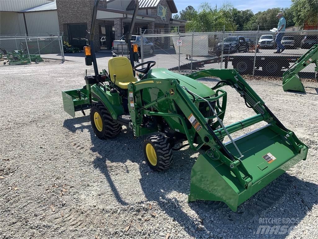 John Deere 1023E Kompaktni (mali) traktori