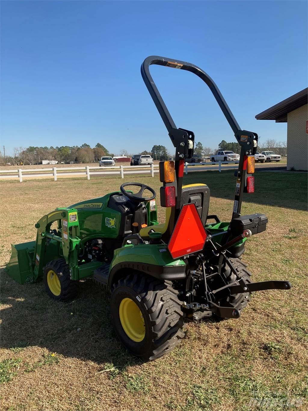 John Deere 1023E Kompaktni (mali) traktori