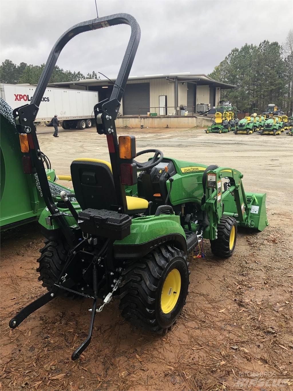 John Deere 1023E Kompaktni (mali) traktori