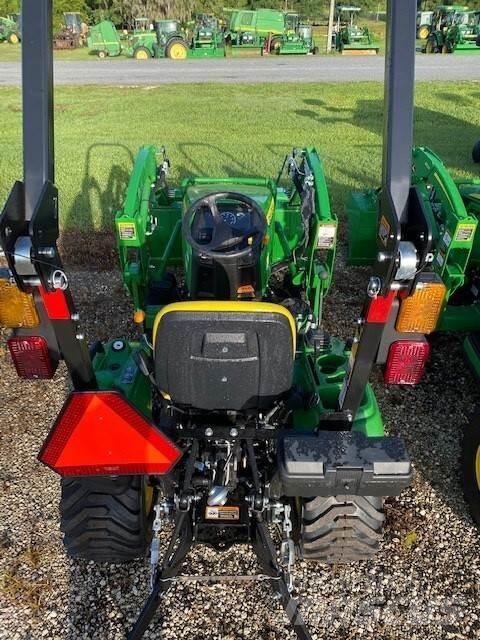 John Deere 1023E Kompaktni (mali) traktori