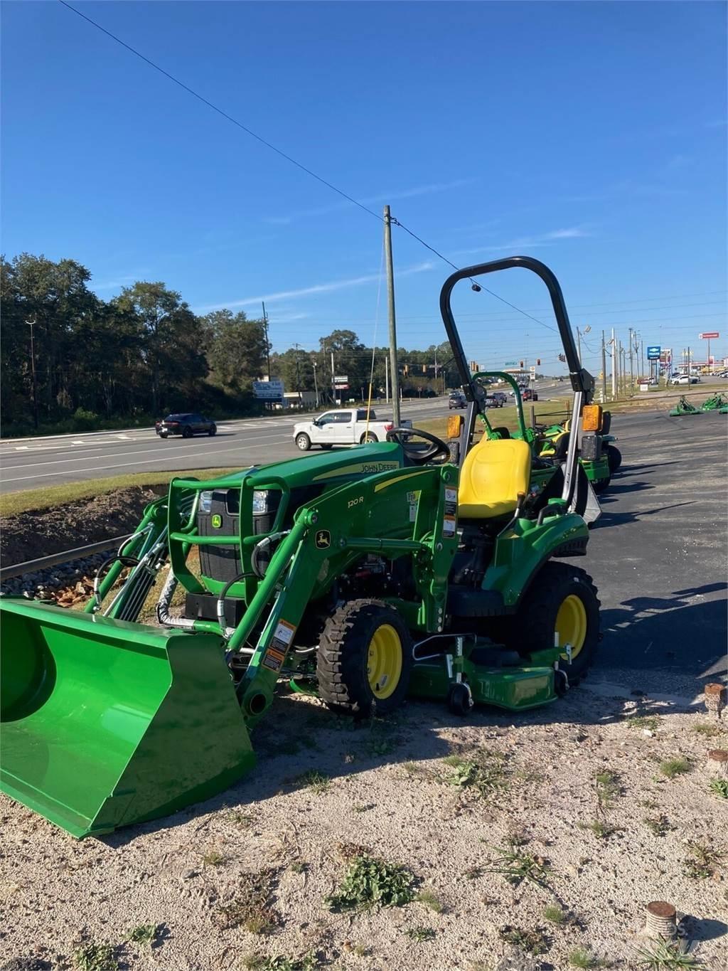 John Deere 1023E Kompaktni (mali) traktori