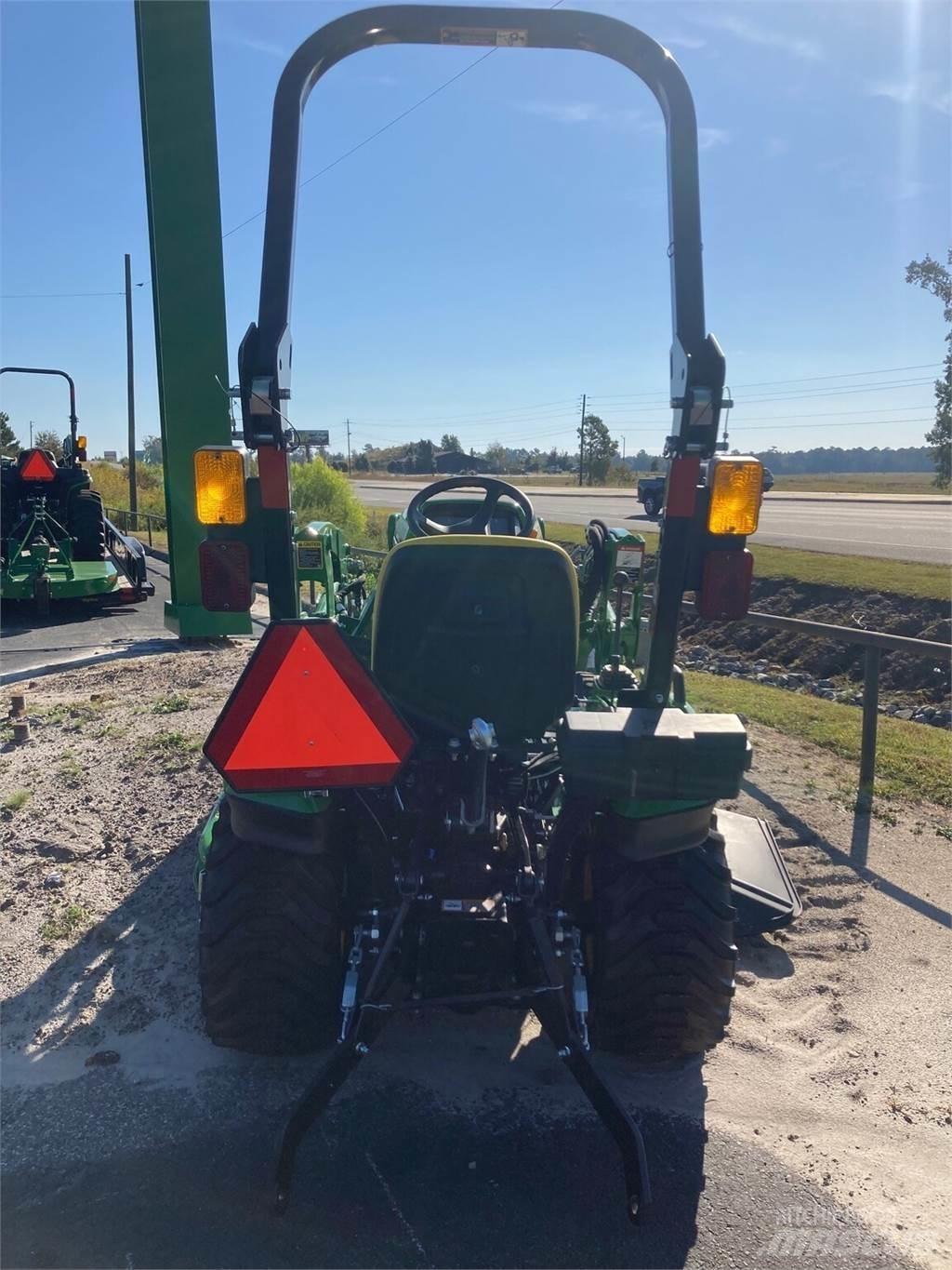 John Deere 1023E Kompaktni (mali) traktori