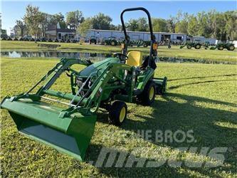 John Deere 1023E Kompaktni (mali) traktori