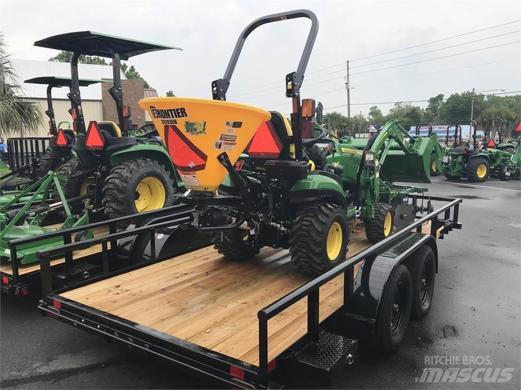 John Deere 1025R Kompaktni (mali) traktori