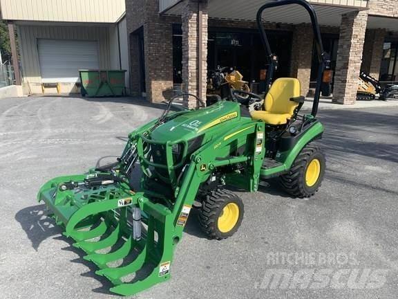 John Deere 1025R Kompaktni (mali) traktori