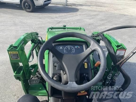 John Deere 1025R Kompaktni (mali) traktori