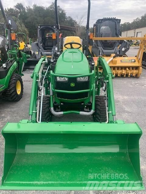 John Deere 1025R Kompaktni (mali) traktori