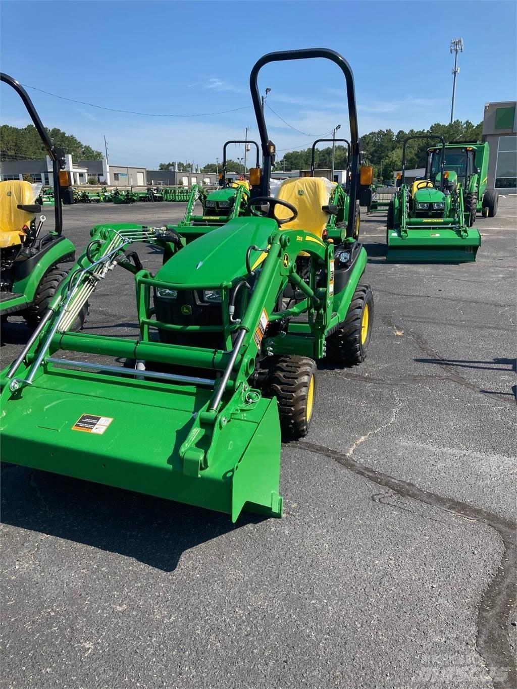 John Deere 1025R Kompaktni (mali) traktori