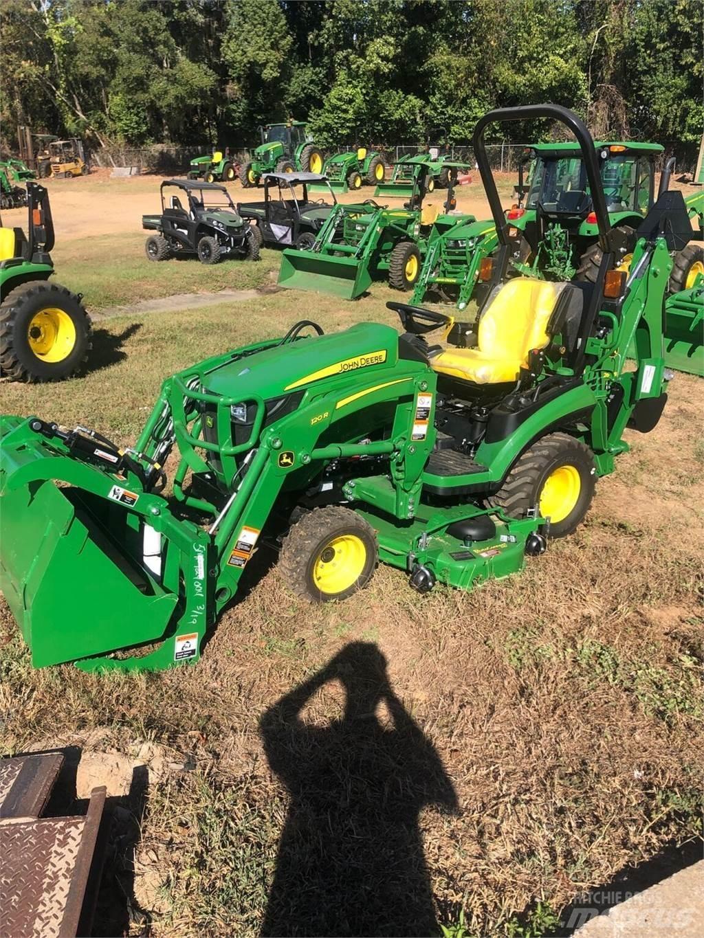 John Deere 1025R Kompaktni (mali) traktori