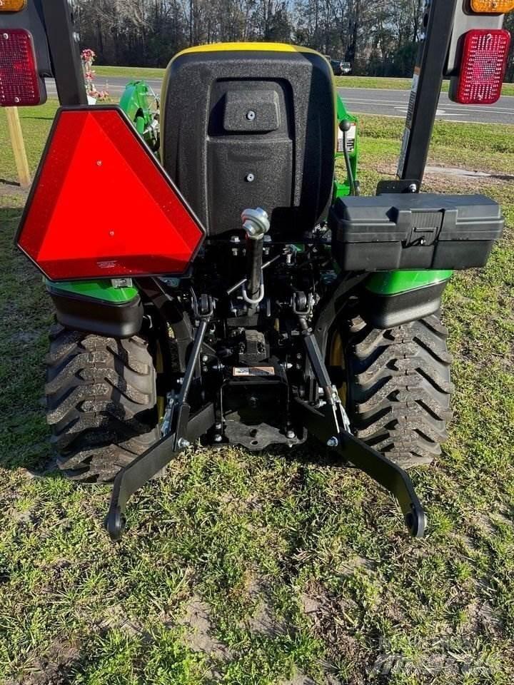 John Deere 1025R Kompaktni (mali) traktori