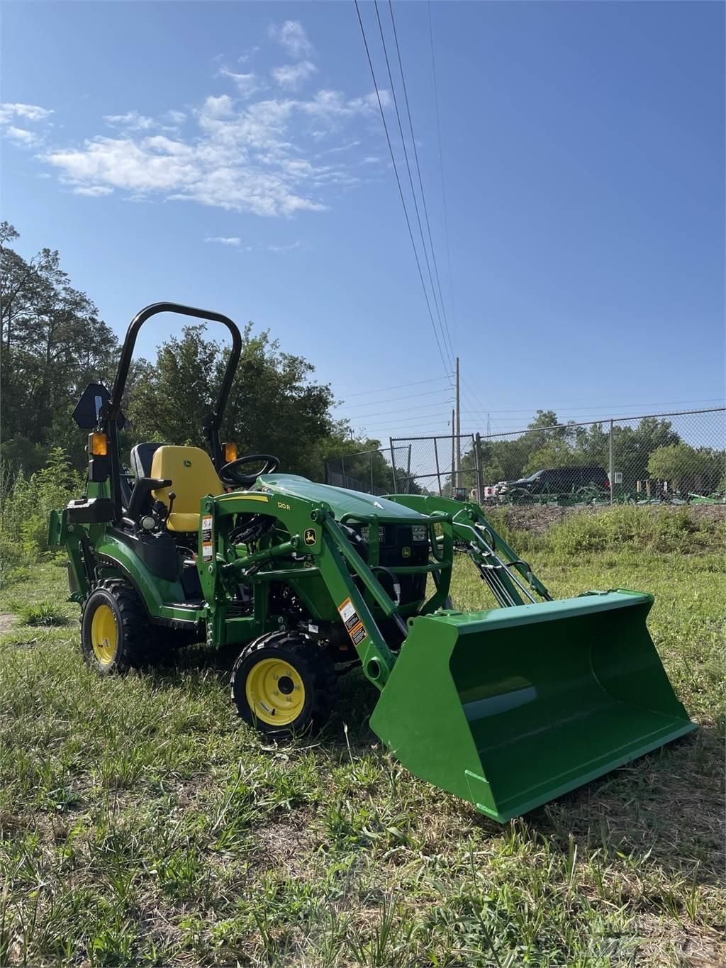 John Deere 1025R Kompaktni (mali) traktori
