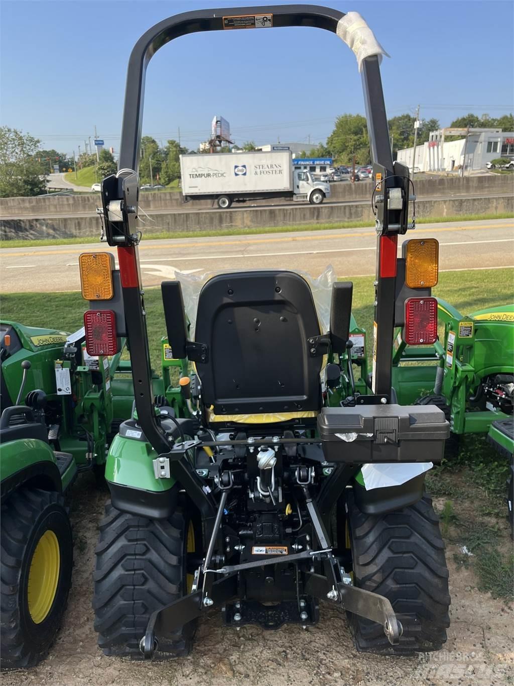 John Deere 1025R Kompaktni (mali) traktori