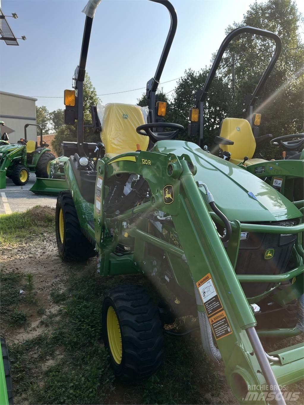 John Deere 1025R Kompaktni (mali) traktori