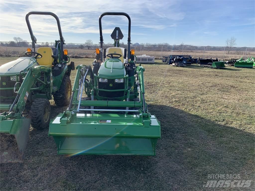 John Deere 2025R Kompaktni (mali) traktori