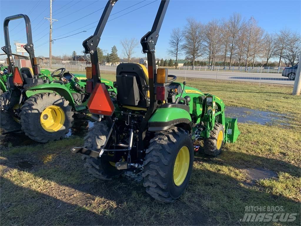John Deere 2025R Kompaktni (mali) traktori