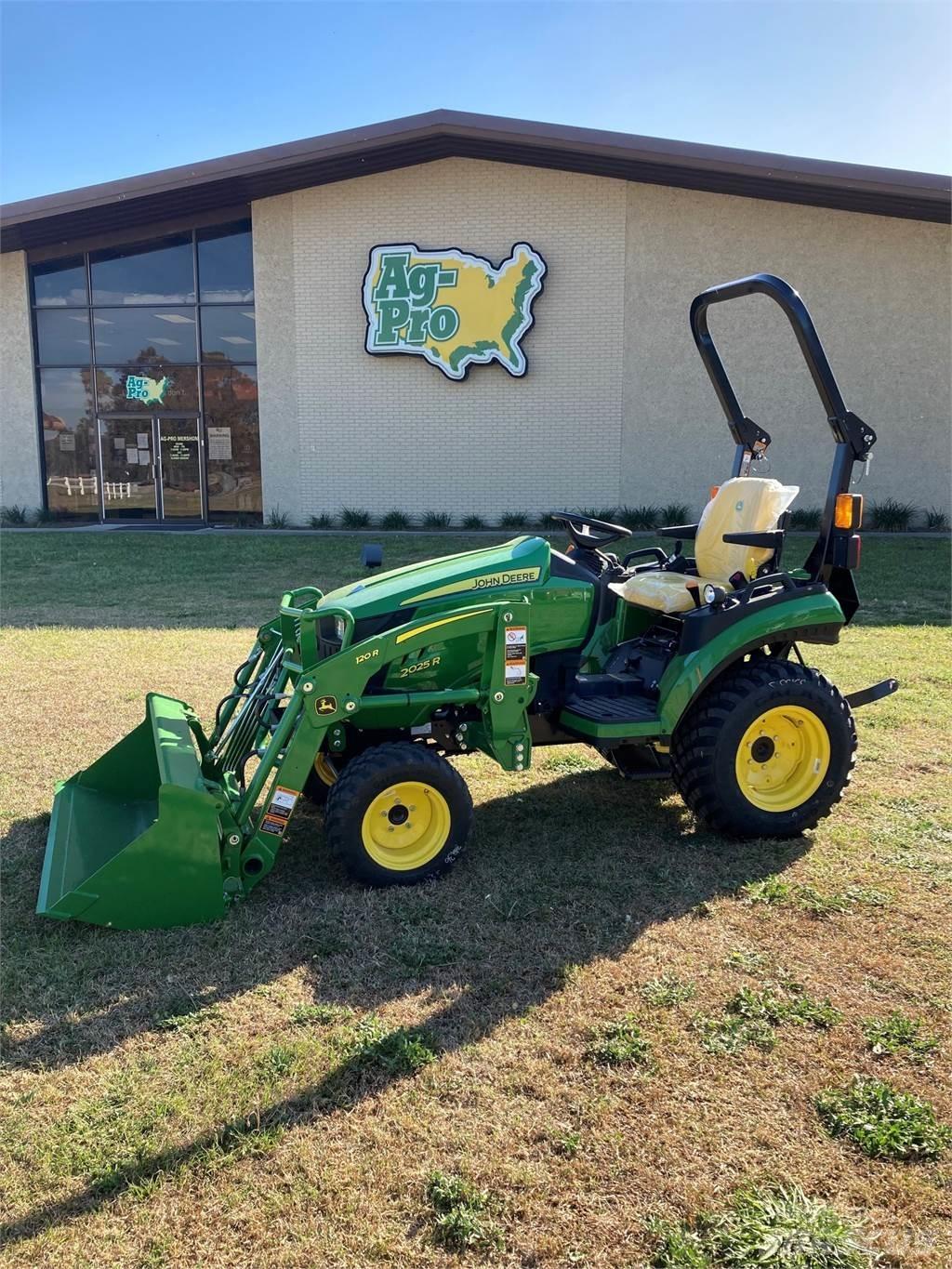 John Deere 2025R Kompaktni (mali) traktori