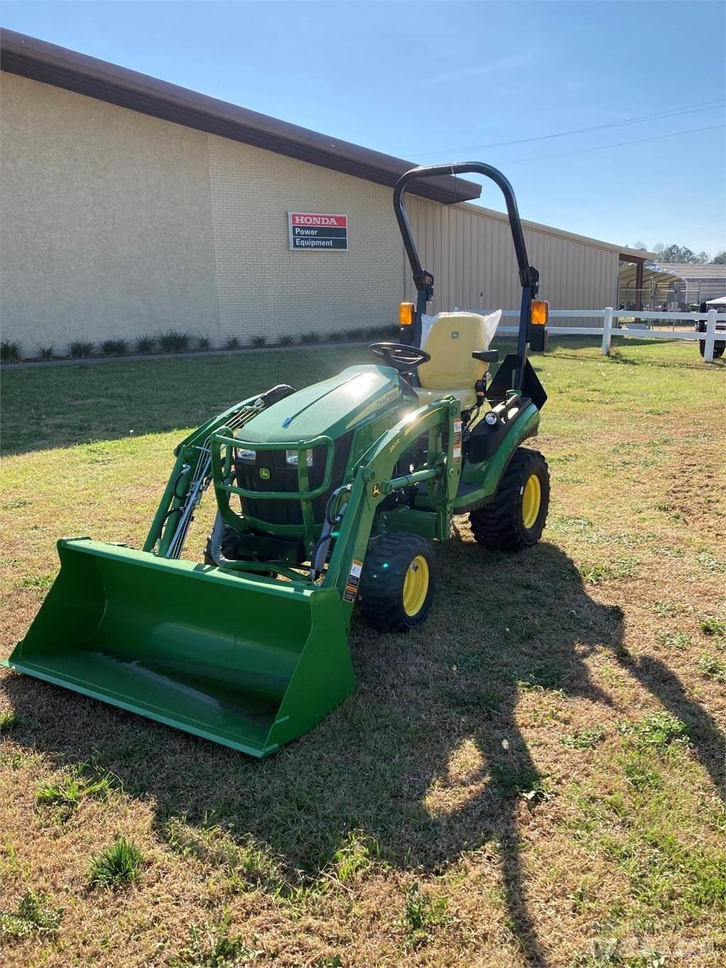 John Deere 2025R Kompaktni (mali) traktori