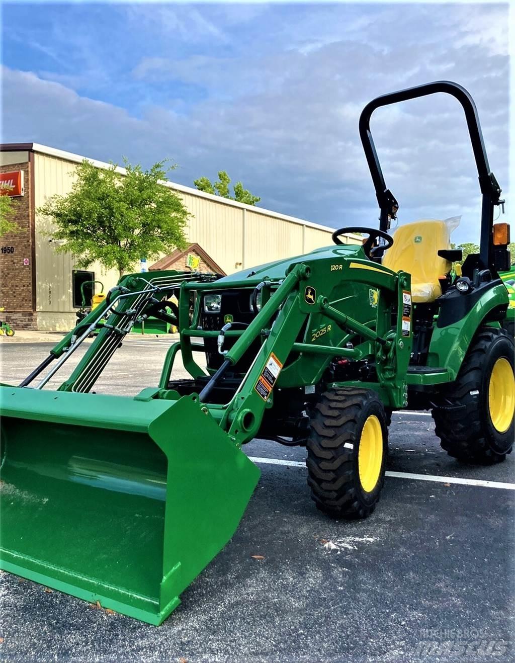 John Deere 2025R Kompaktni (mali) traktori