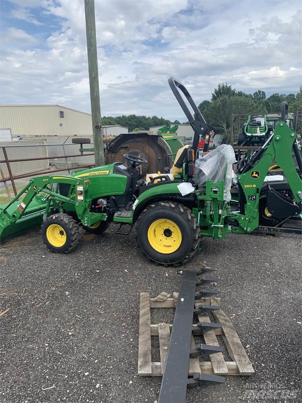 John Deere 2025R Kompaktni (mali) traktori