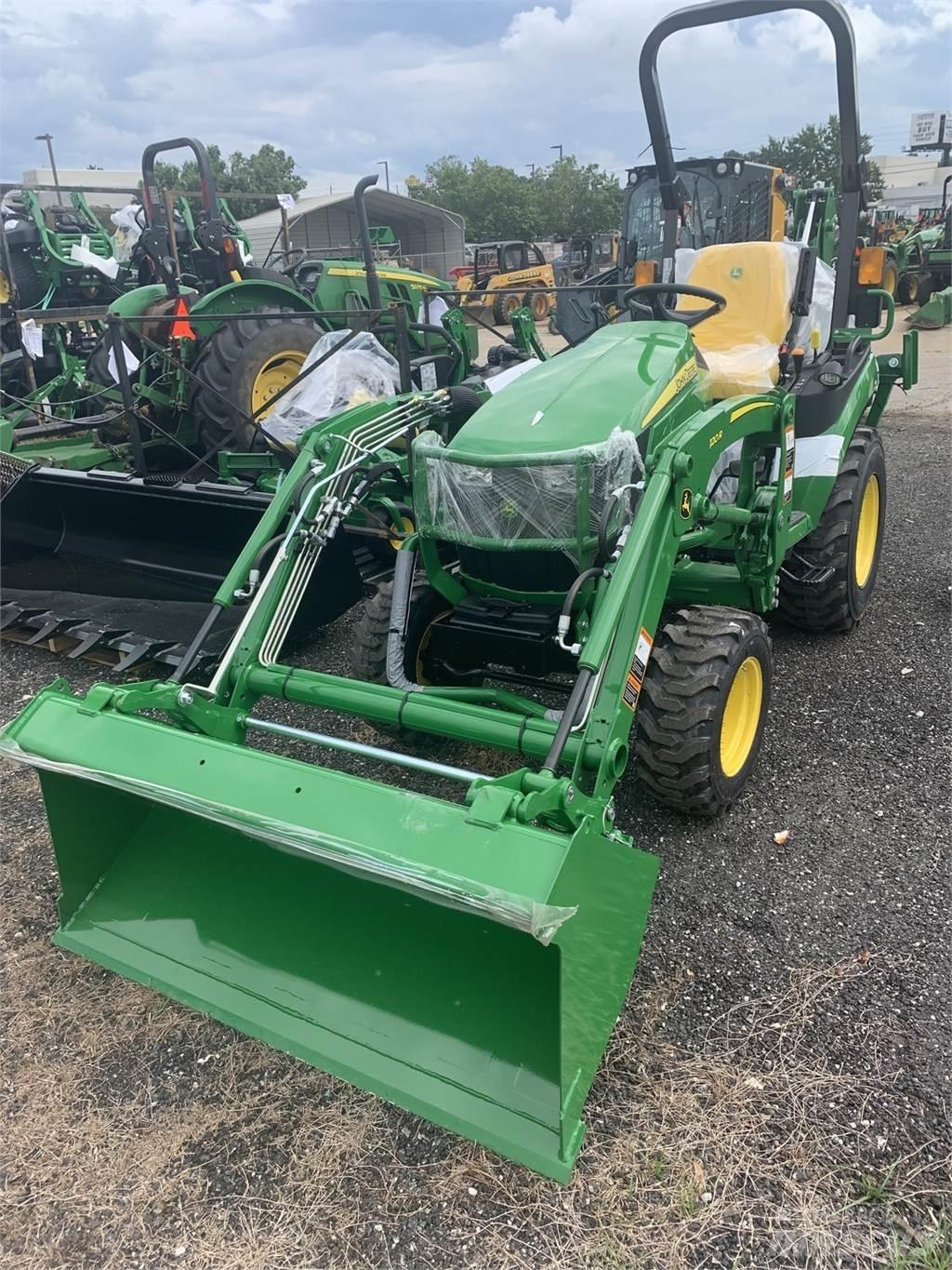 John Deere 2025R Kompaktni (mali) traktori