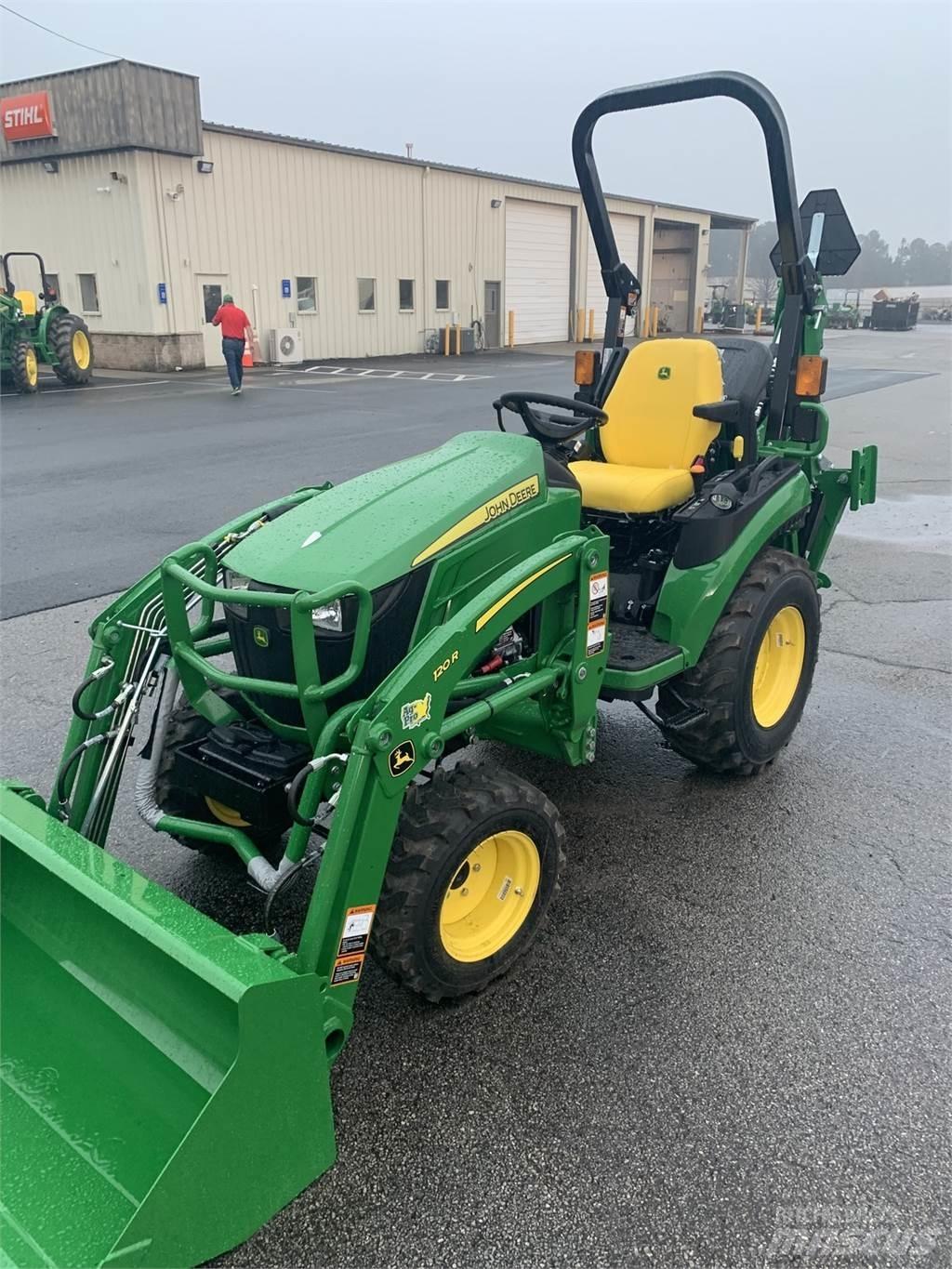 John Deere 2025R Kompaktni (mali) traktori