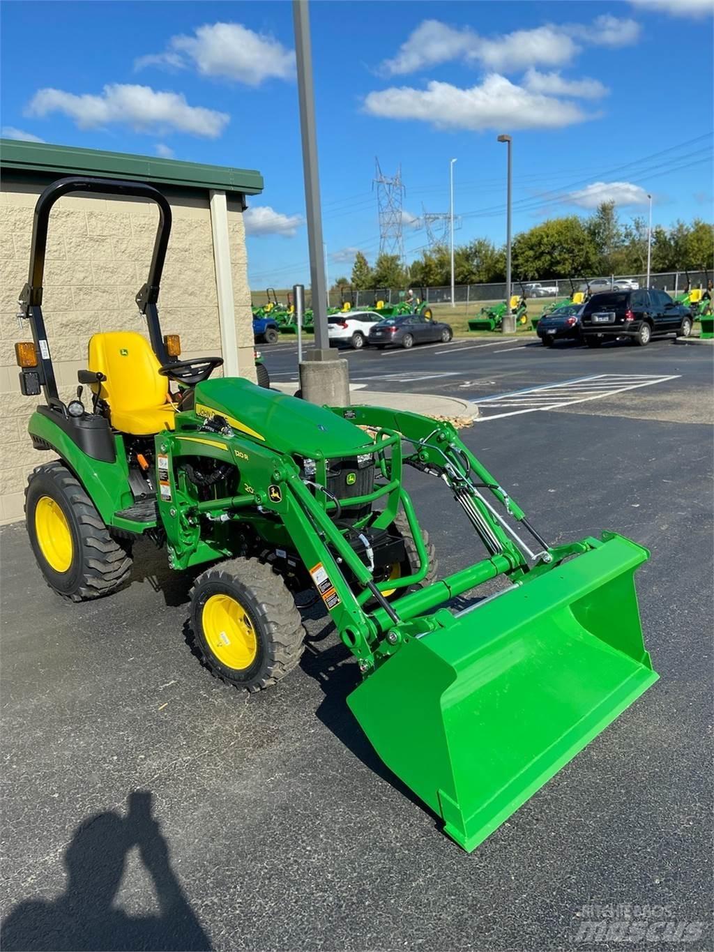 John Deere 2025R Kompaktni (mali) traktori