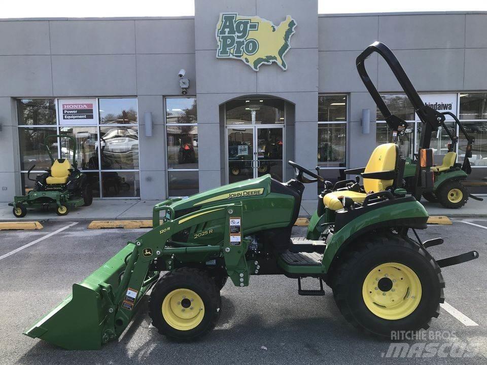 John Deere 2025R Kompaktni (mali) traktori