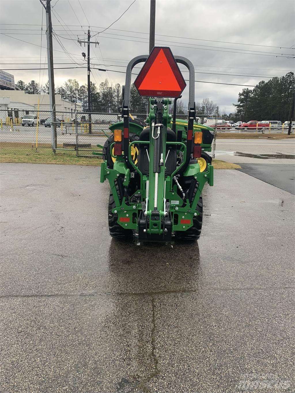 John Deere 2025R Kompaktni (mali) traktori