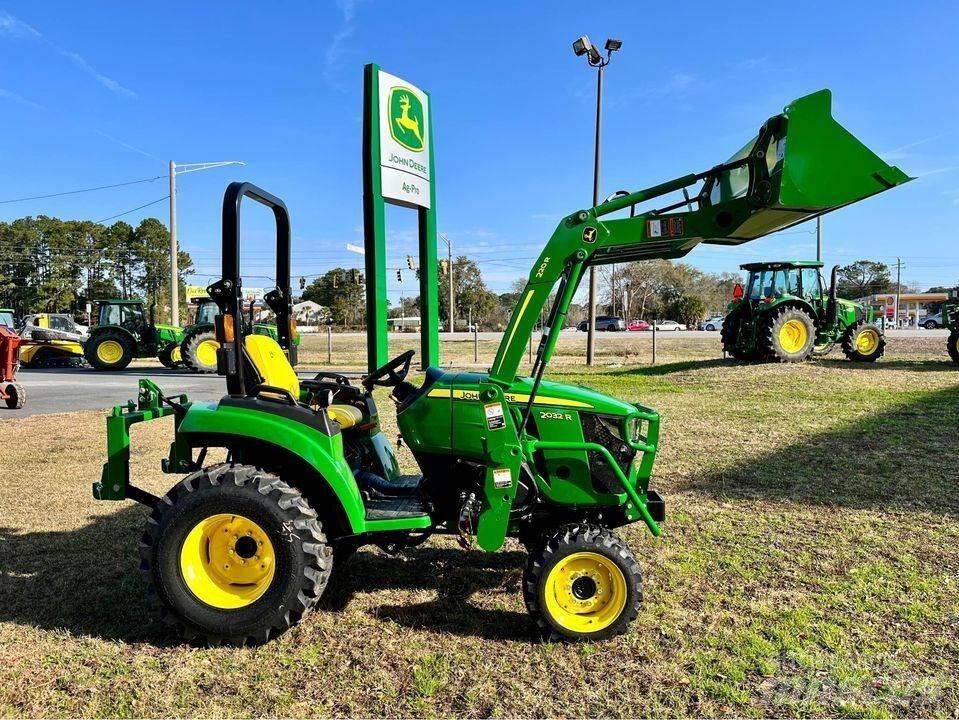 John Deere 2032R Kompaktni (mali) traktori
