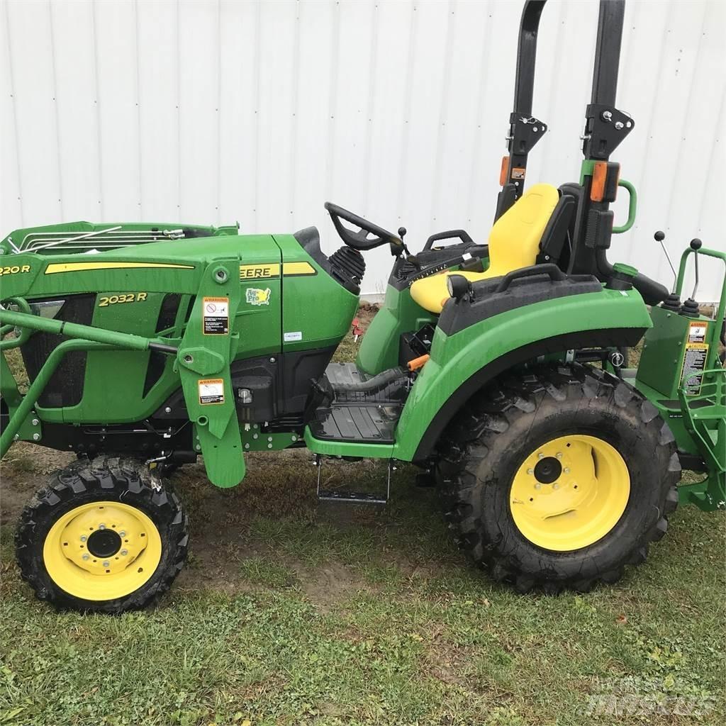 John Deere 2032R Kompaktni (mali) traktori