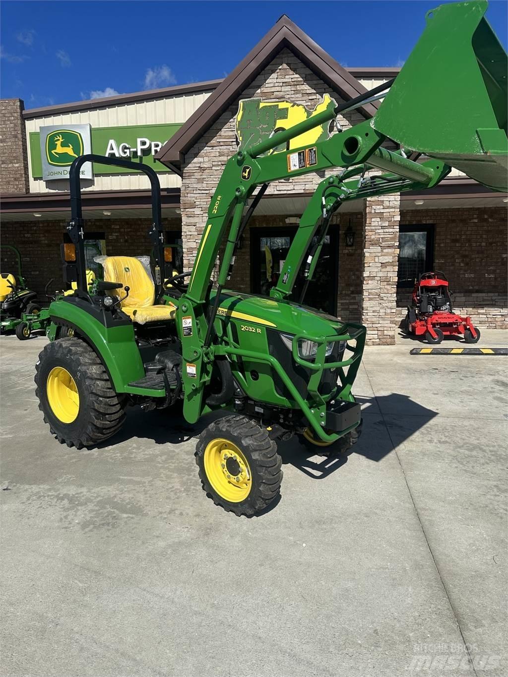 John Deere 2032R Kompaktni (mali) traktori