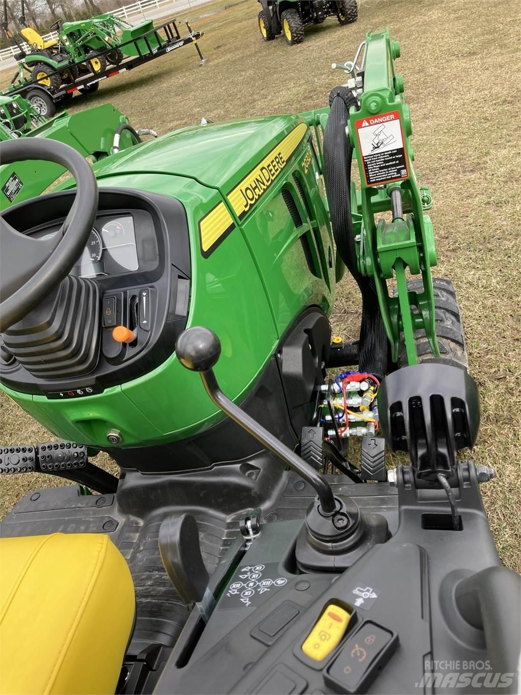 John Deere 2032R Kompaktni (mali) traktori
