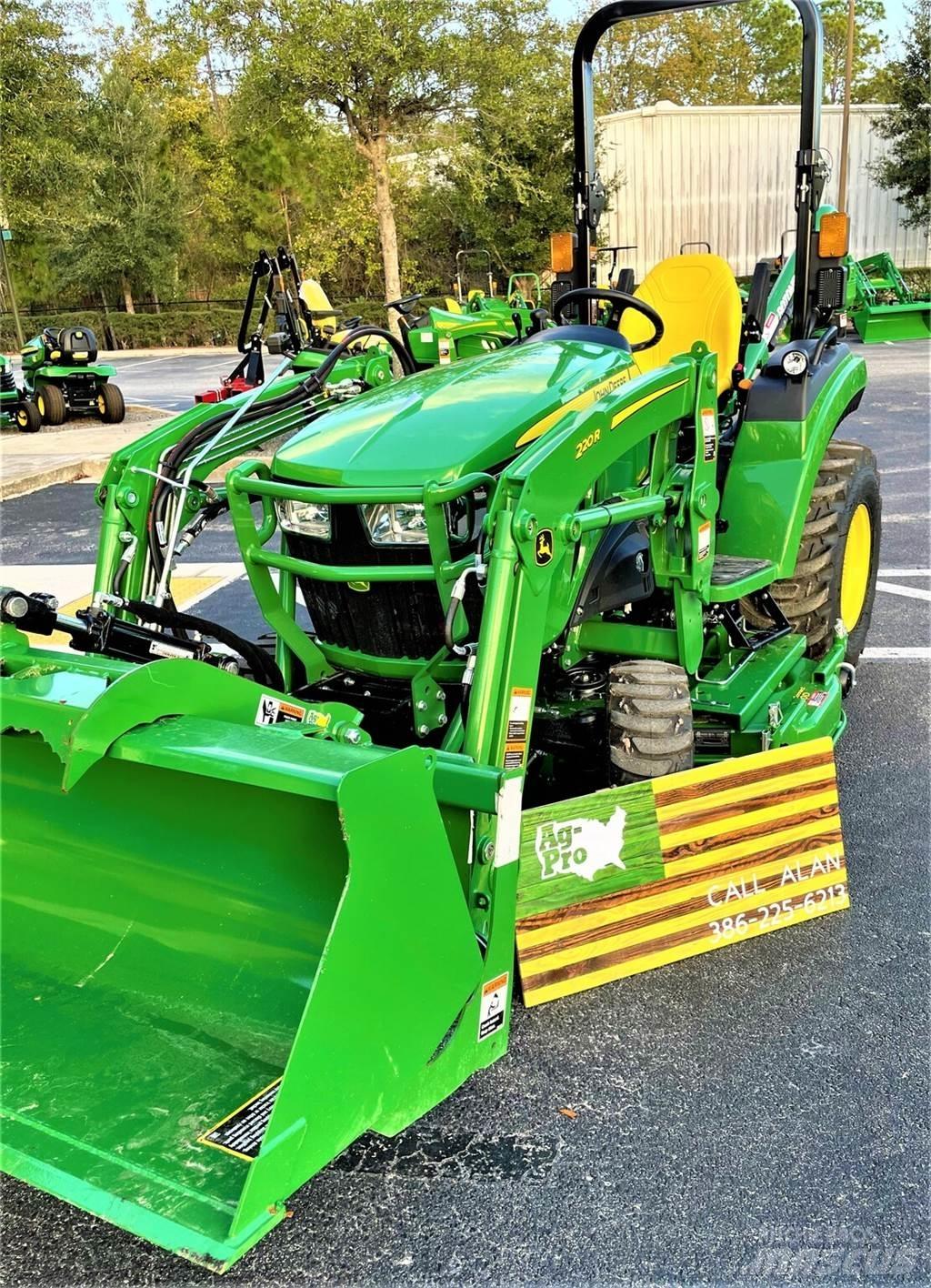 John Deere 2032R Kompaktni (mali) traktori