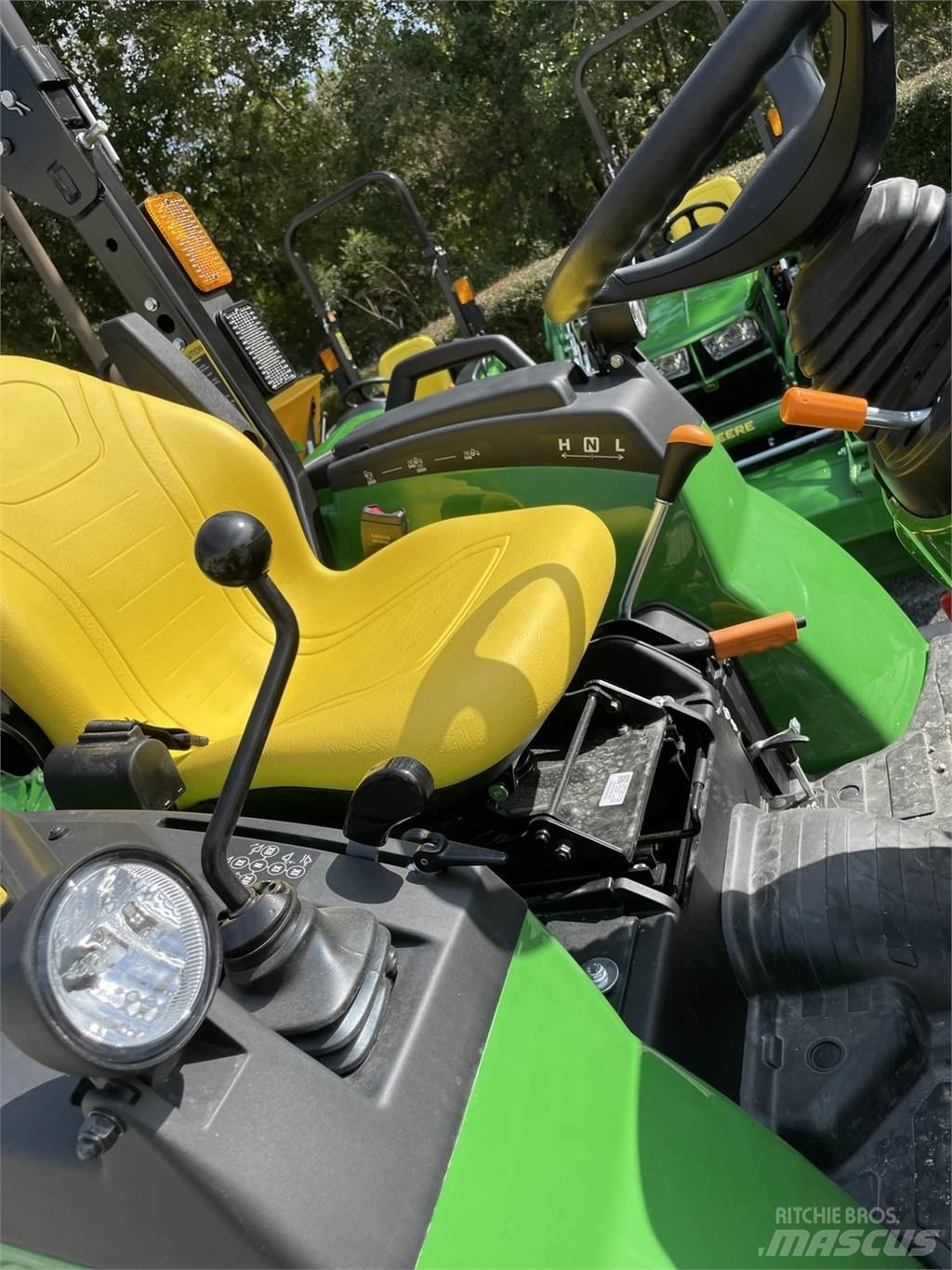 John Deere 2038R Kompaktni (mali) traktori