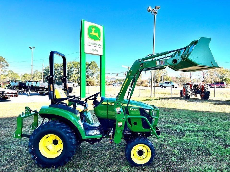 John Deere 2038R Kompaktni (mali) traktori
