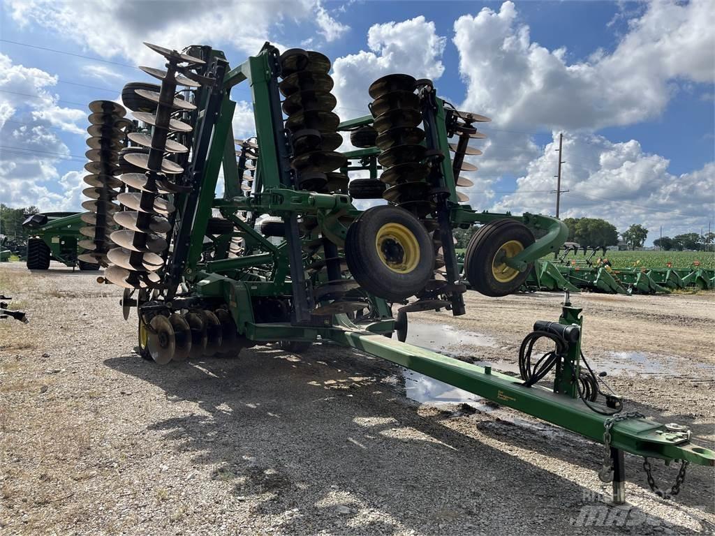John Deere 2623 Tanjurače