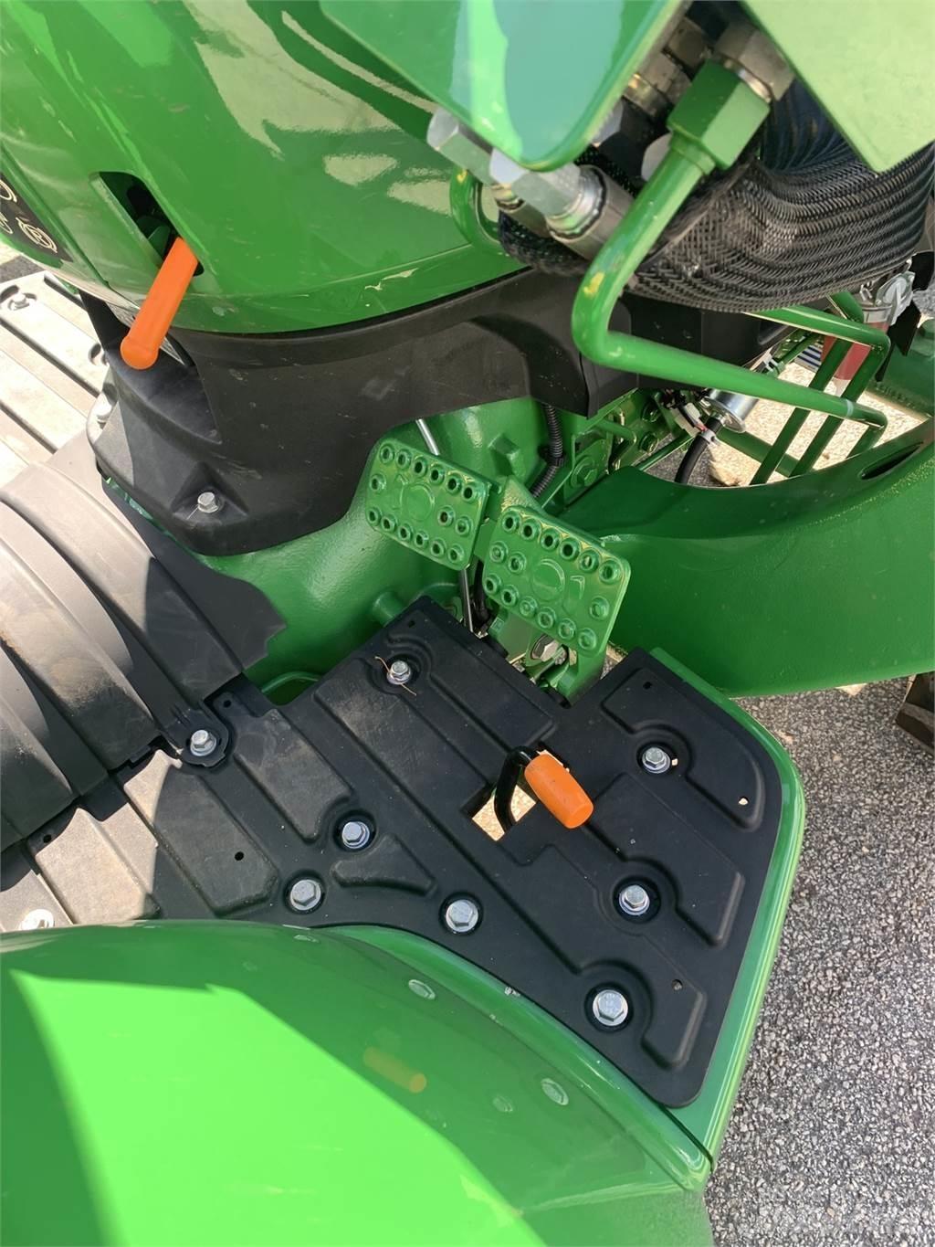 John Deere 3025D Kompaktni (mali) traktori