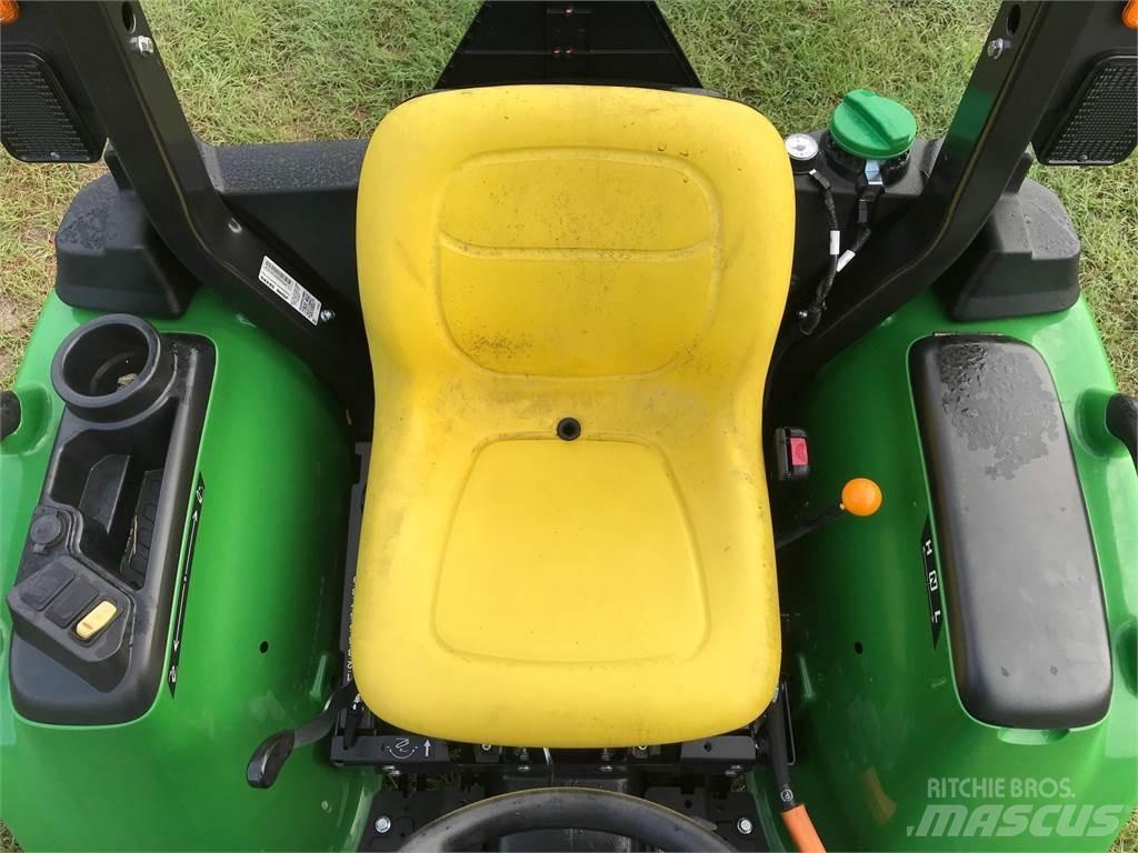 John Deere 3025E Kompaktni (mali) traktori