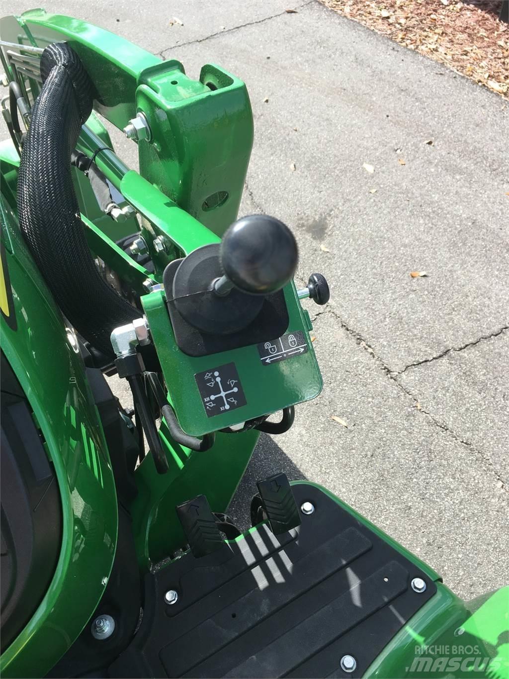 John Deere 3025E Kompaktni (mali) traktori