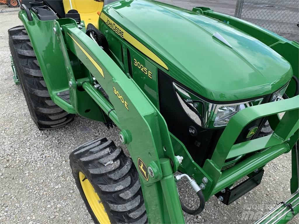 John Deere 3025E Kompaktni (mali) traktori