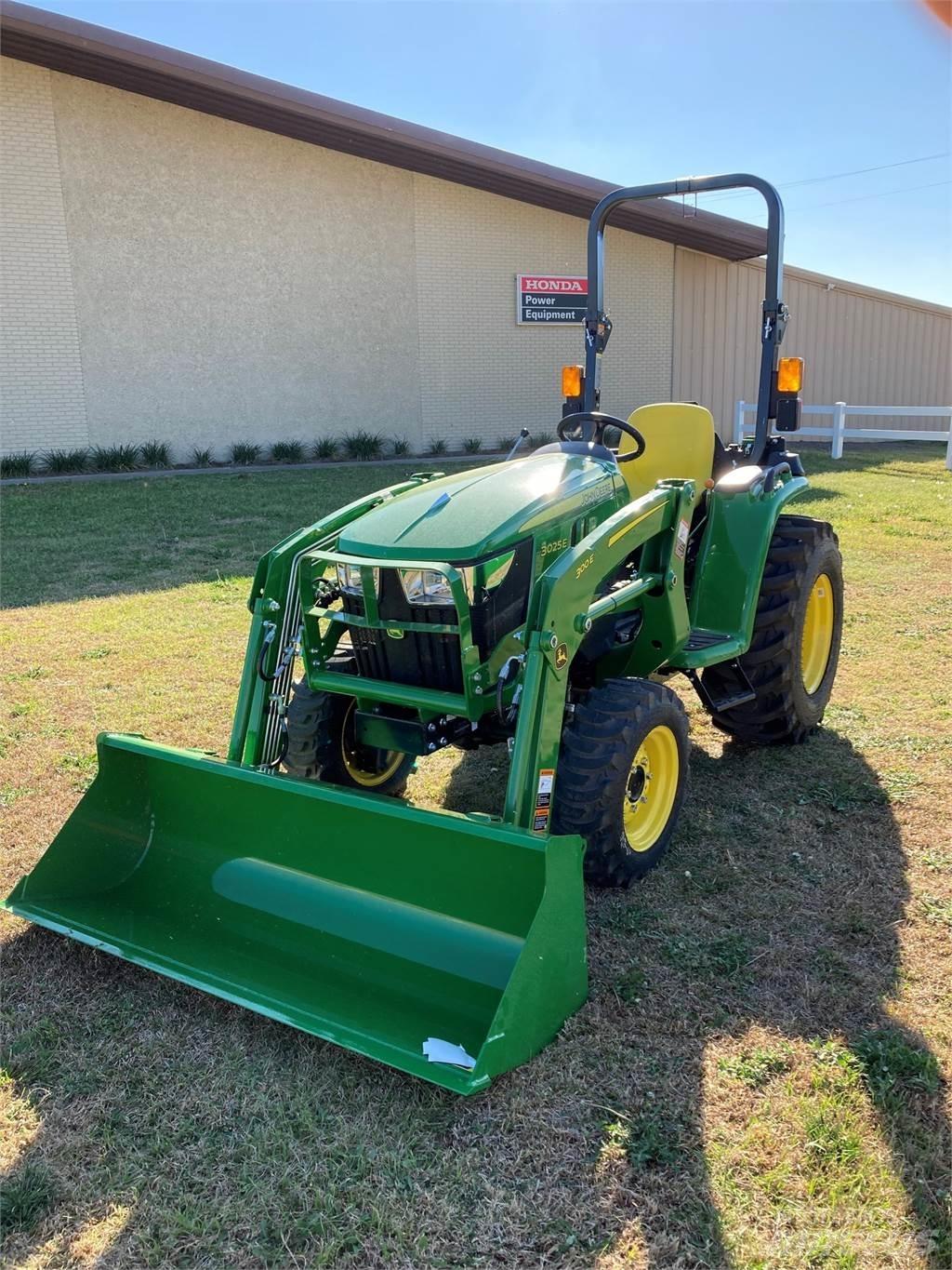 John Deere 3025E Kompaktni (mali) traktori