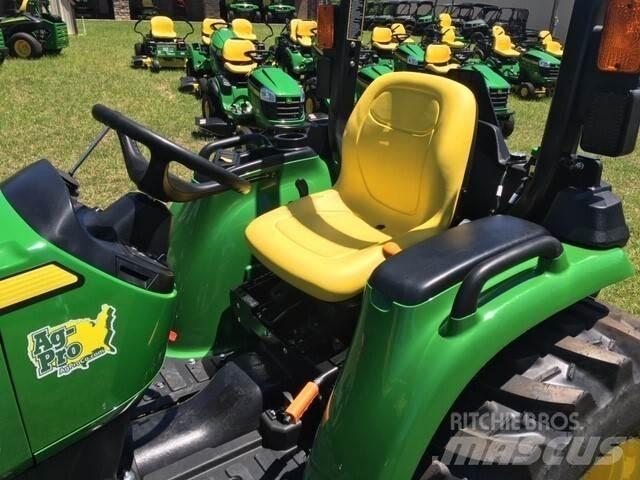 John Deere 3025E Kompaktni (mali) traktori