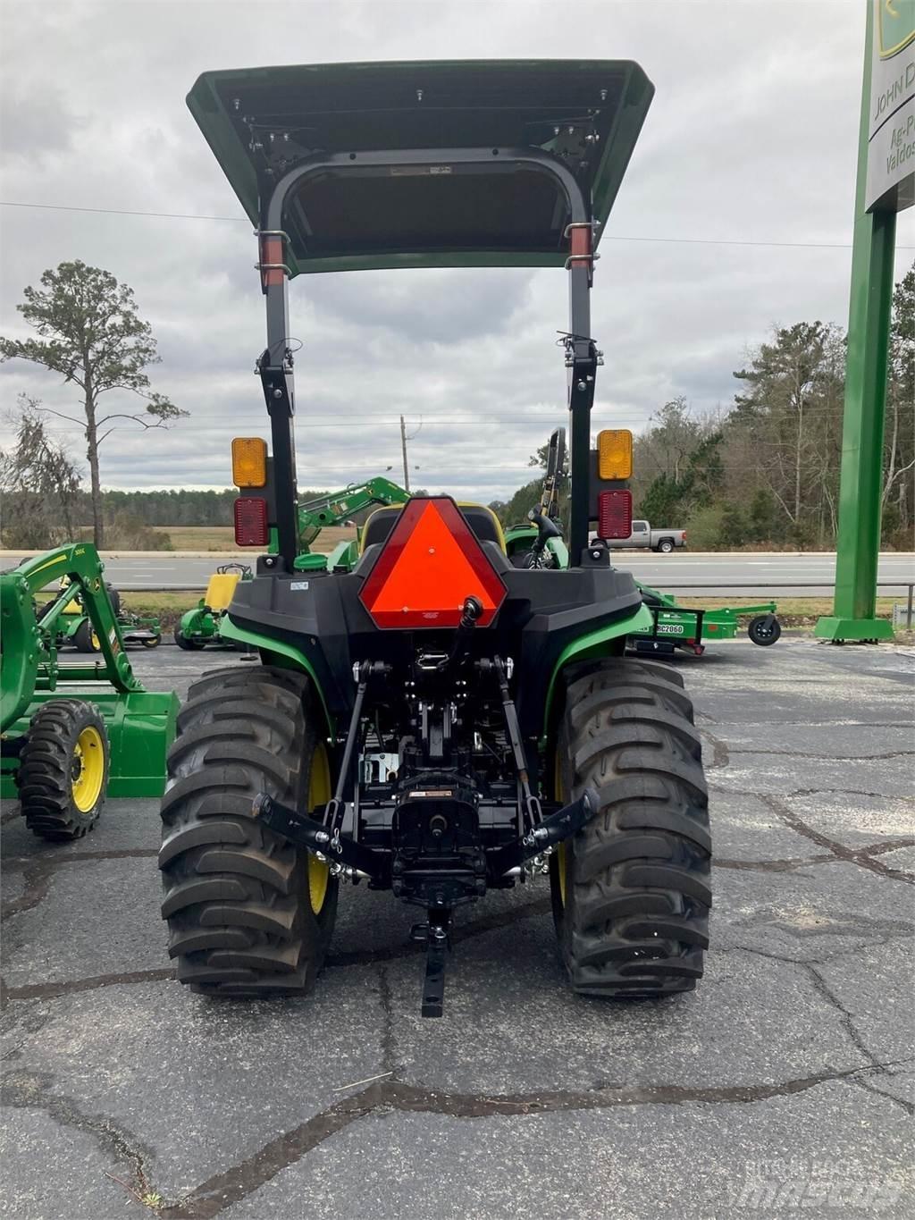 John Deere 3025E Kompaktni (mali) traktori