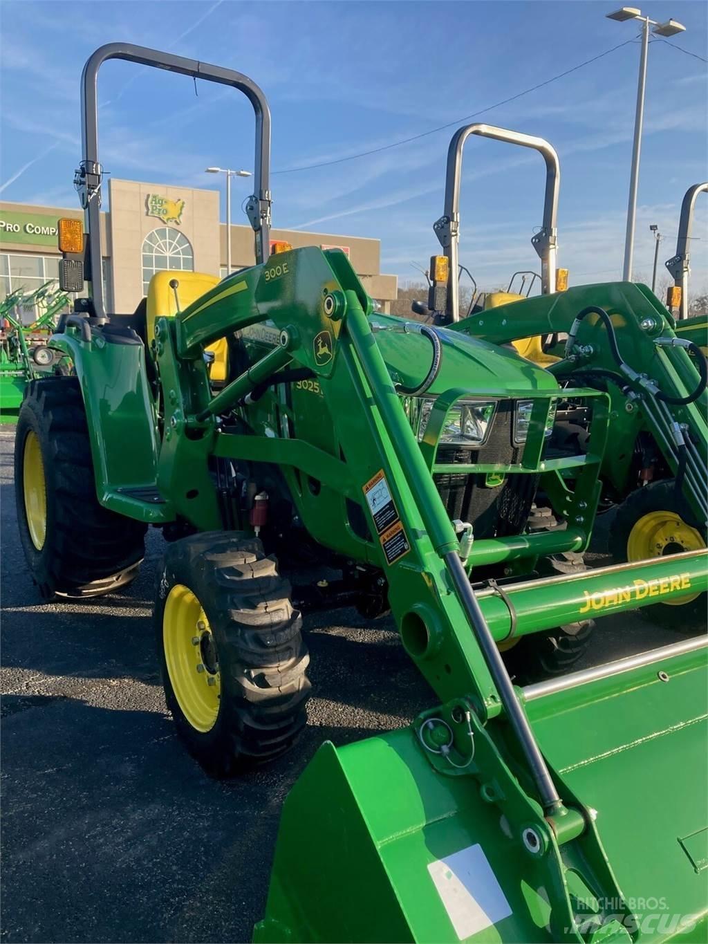 John Deere 3025E Kompaktni (mali) traktori