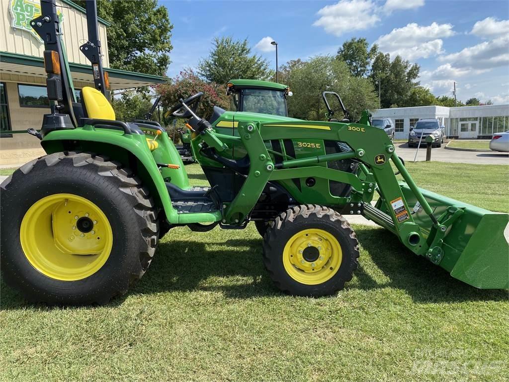 John Deere 3025E Kompaktni (mali) traktori